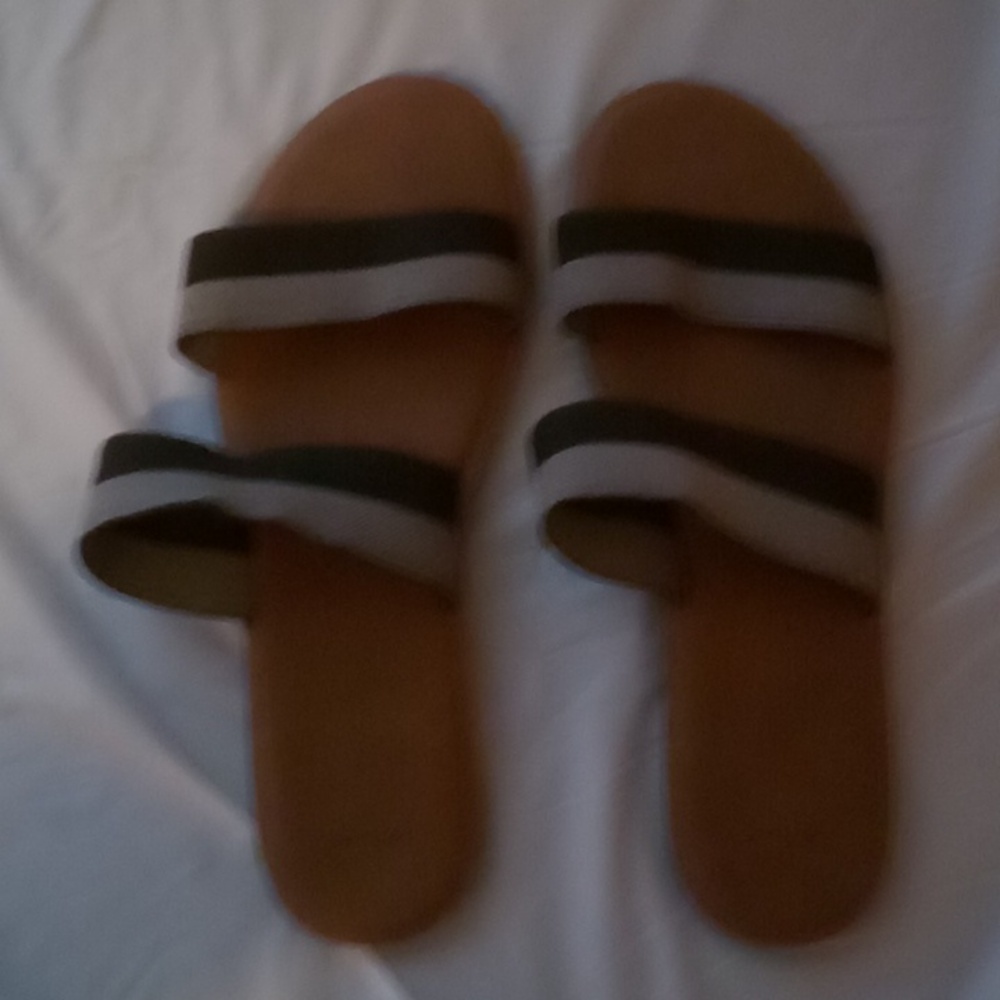 Fabric sandals for men women two stripes silver and black.